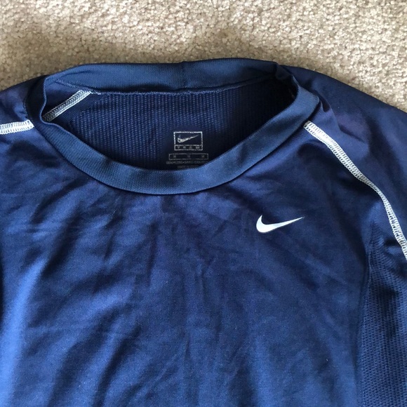 NIKE pro workout shirt - Picture 3 of 4